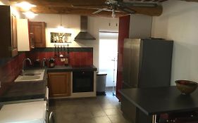 La Maison de Lily, cosy dans le Vieux-Hyères, parking gratuit