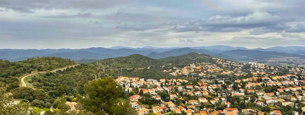 La Maison de Lily, cosy dans le Vieux-Hyères, parking gratuit Esterno foto